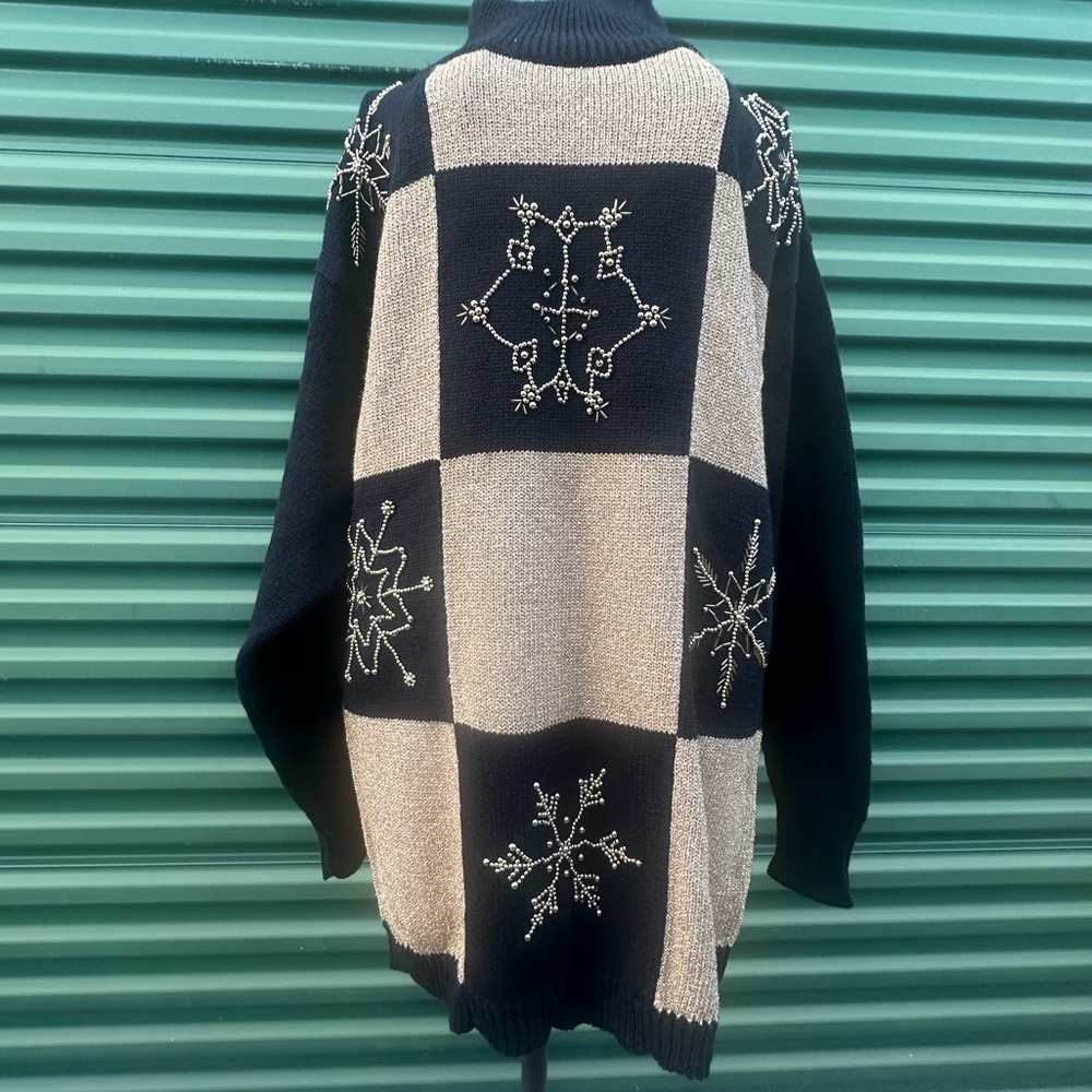 Maurada Black Gray Vintage Beaded Snowflake Sweater Holiday Festive Elegant Sz S